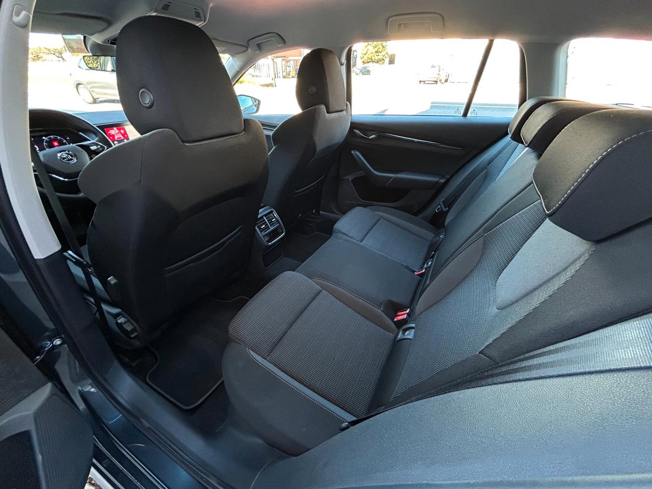 Skoda Octavia 2.0 TDI EVO SCR DSG Wagon Executive