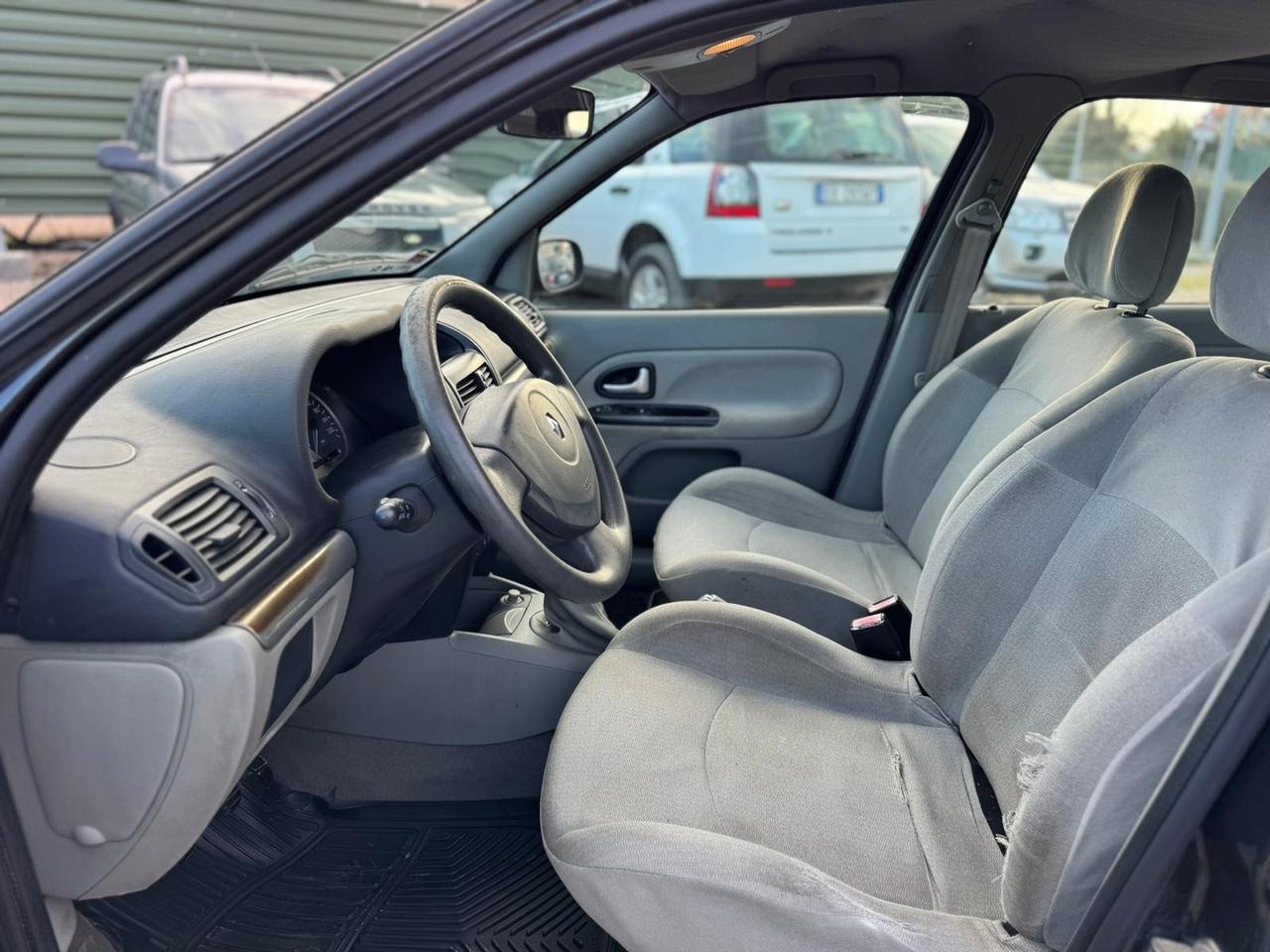 Renault Clio 1.2 16V cat 5 porte Privilège