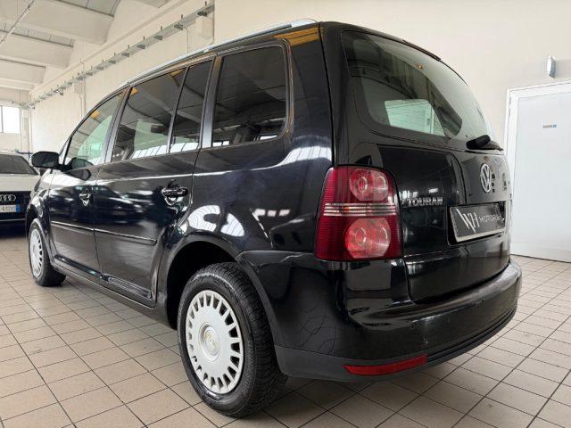 VOLKSWAGEN Touran 2.0 TDI DPF Trendline // 7 POSTI//
