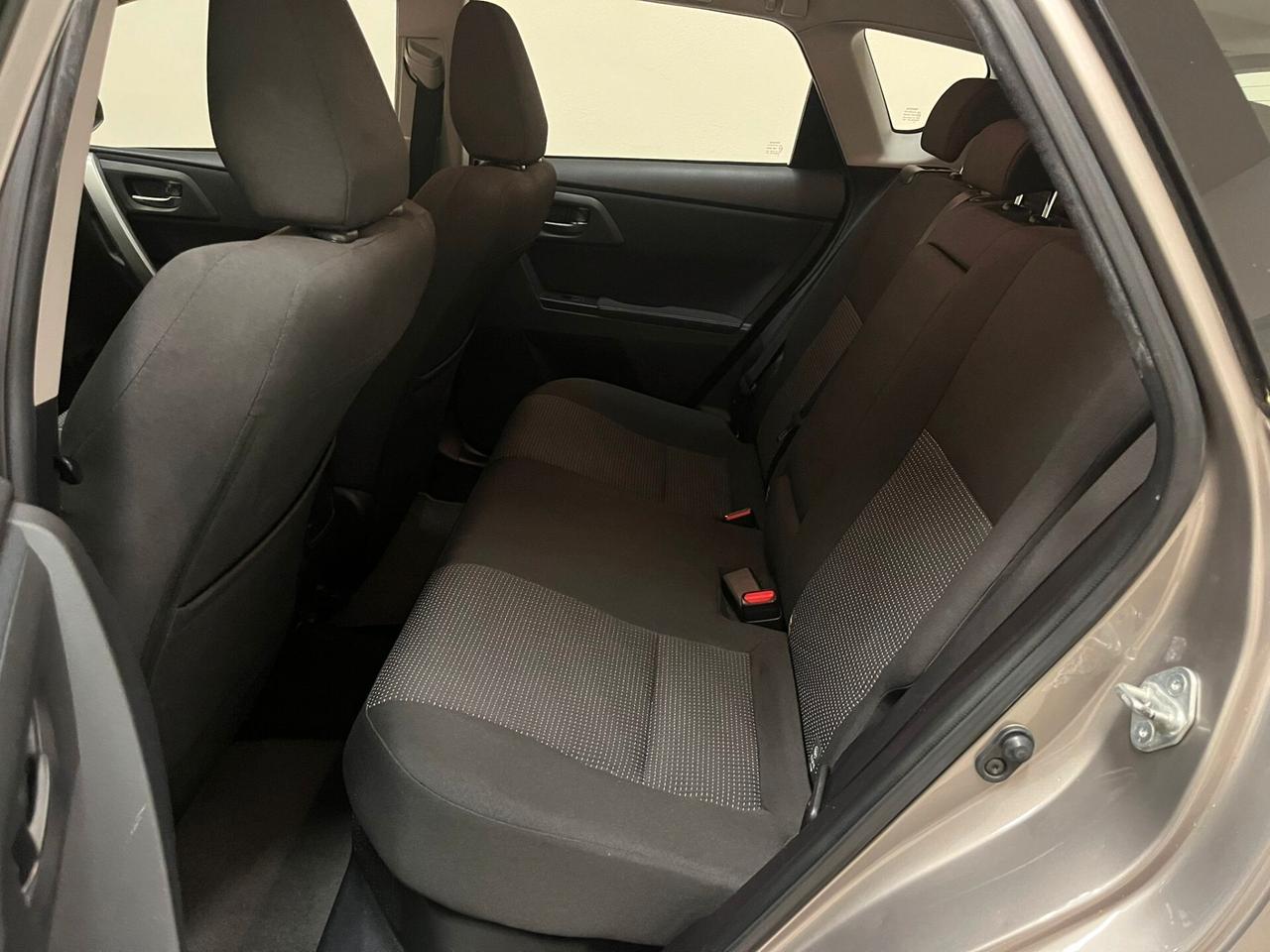 Toyota Auris 1.8 Hybrid Lounge