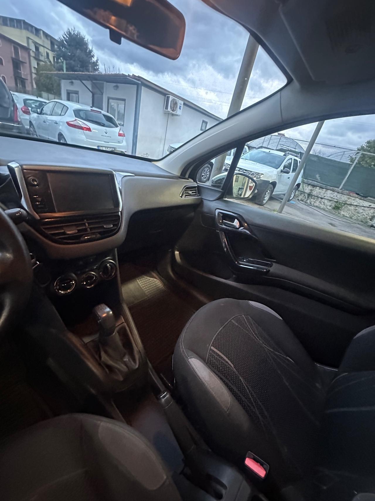 Peugeot 208 1.4 HDi 68 CV 3 porte Access