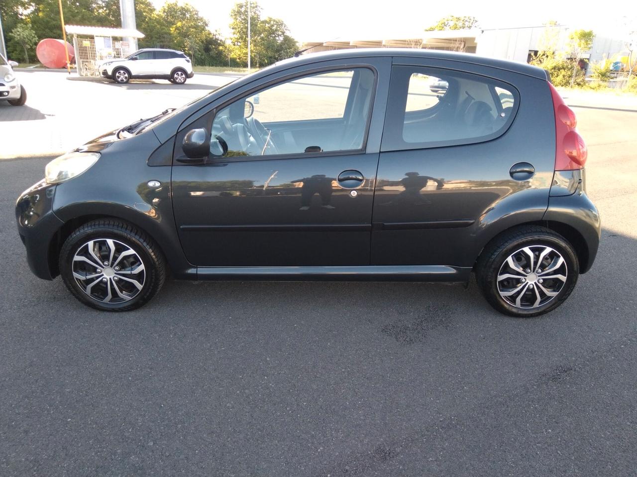 Peugeot 107 1.0 68CV 5p. Allure x neopatentati