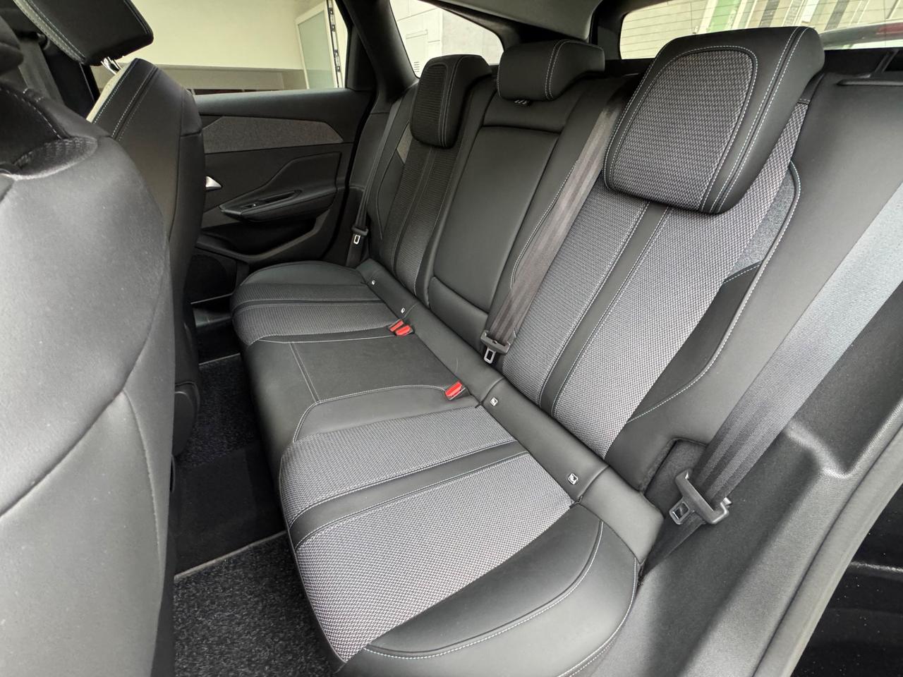 Peugeot 308 BlueHDi 130 EAT8 SW Allure Pack