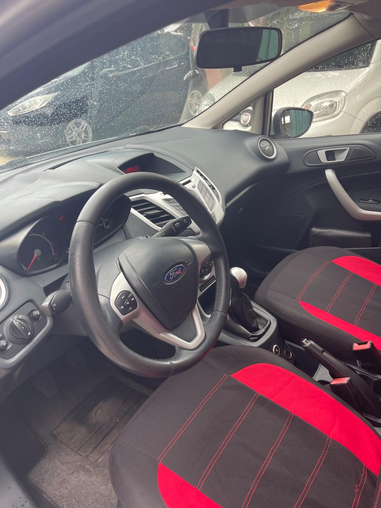 Ford Fiesta 1.4 5 porte Bz.- GPL Titanium
