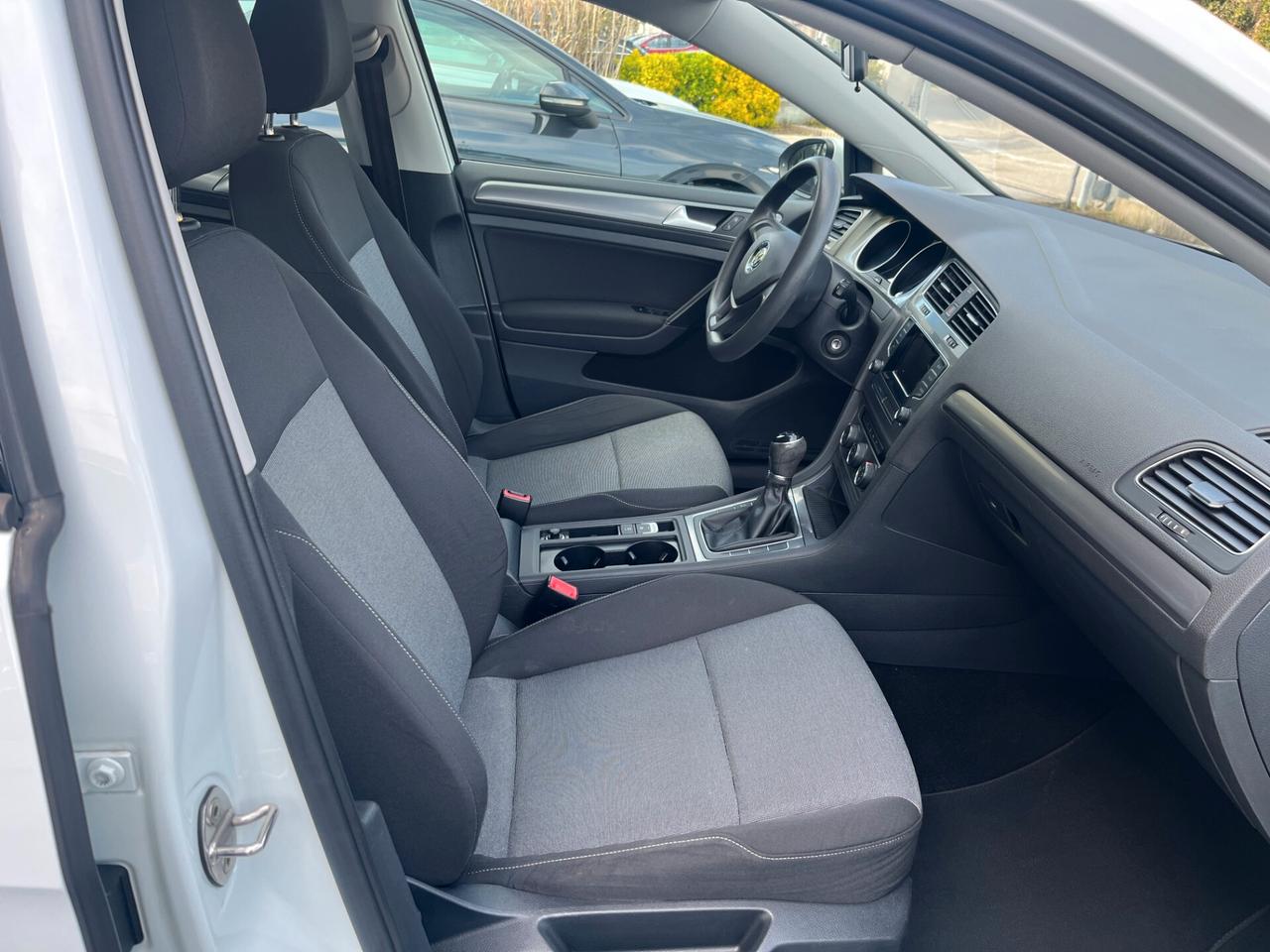 Volkswagen Golf 1.6 TDI 5p. 01/2016 NEOPATENTATI