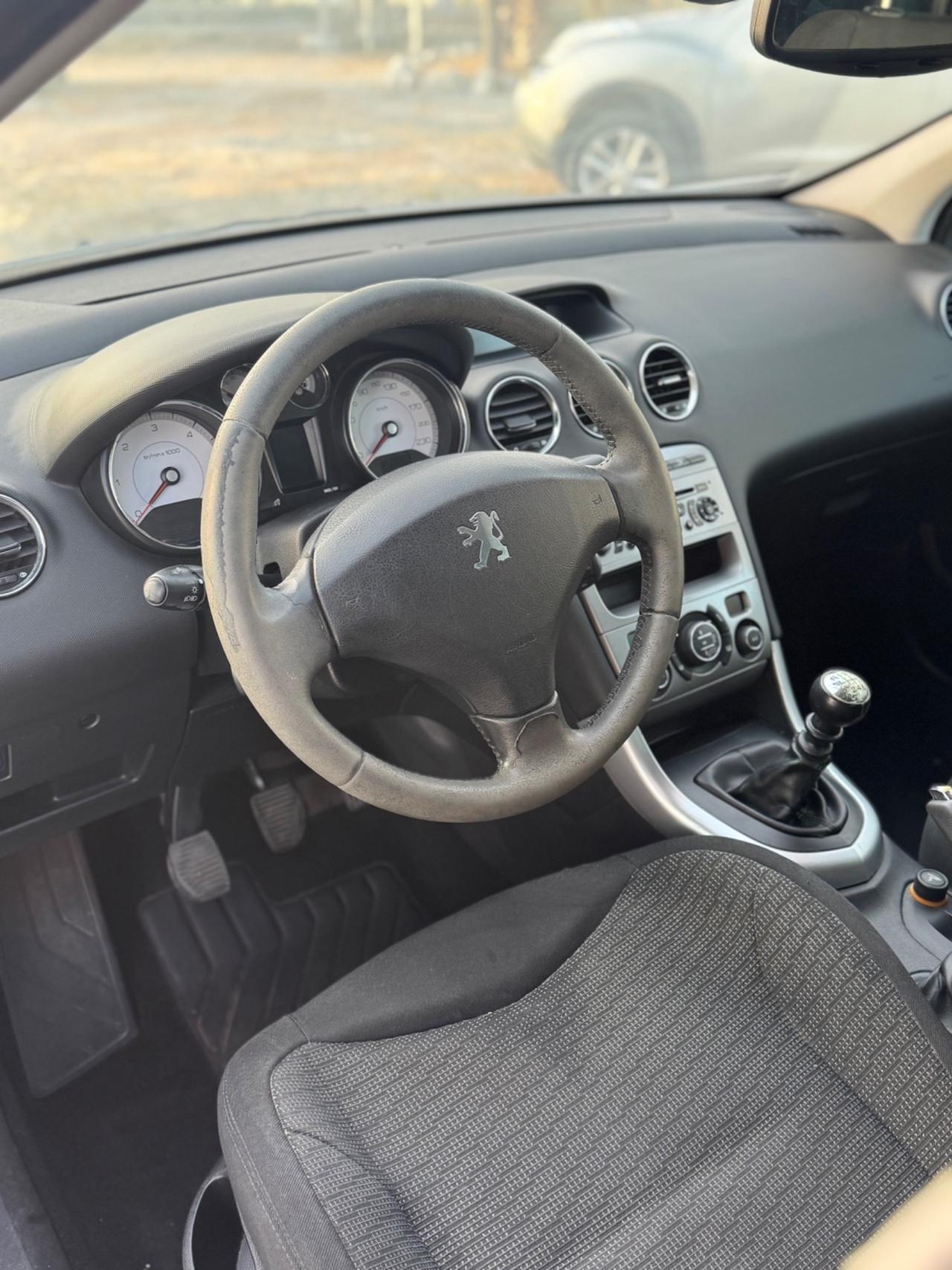 Peugeot 308 1.6 HDi 110CV SW Ciel Féline