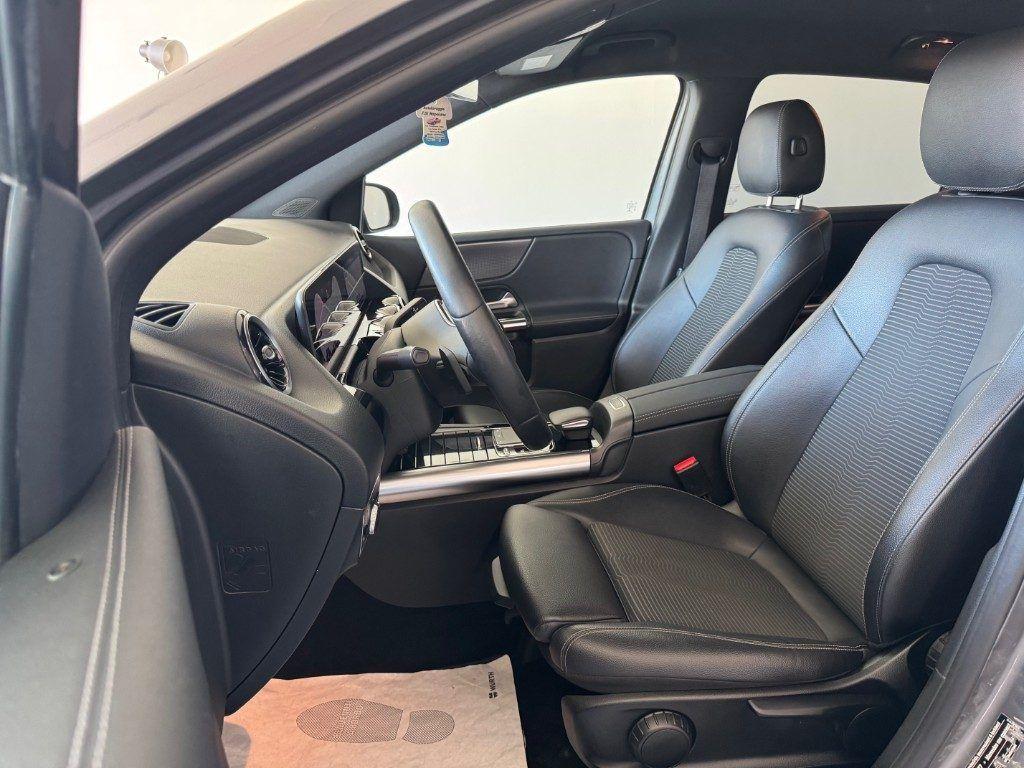 Mercedes-Benz B 180 d Automatic Sport Plus Night Pack Cockpit Full