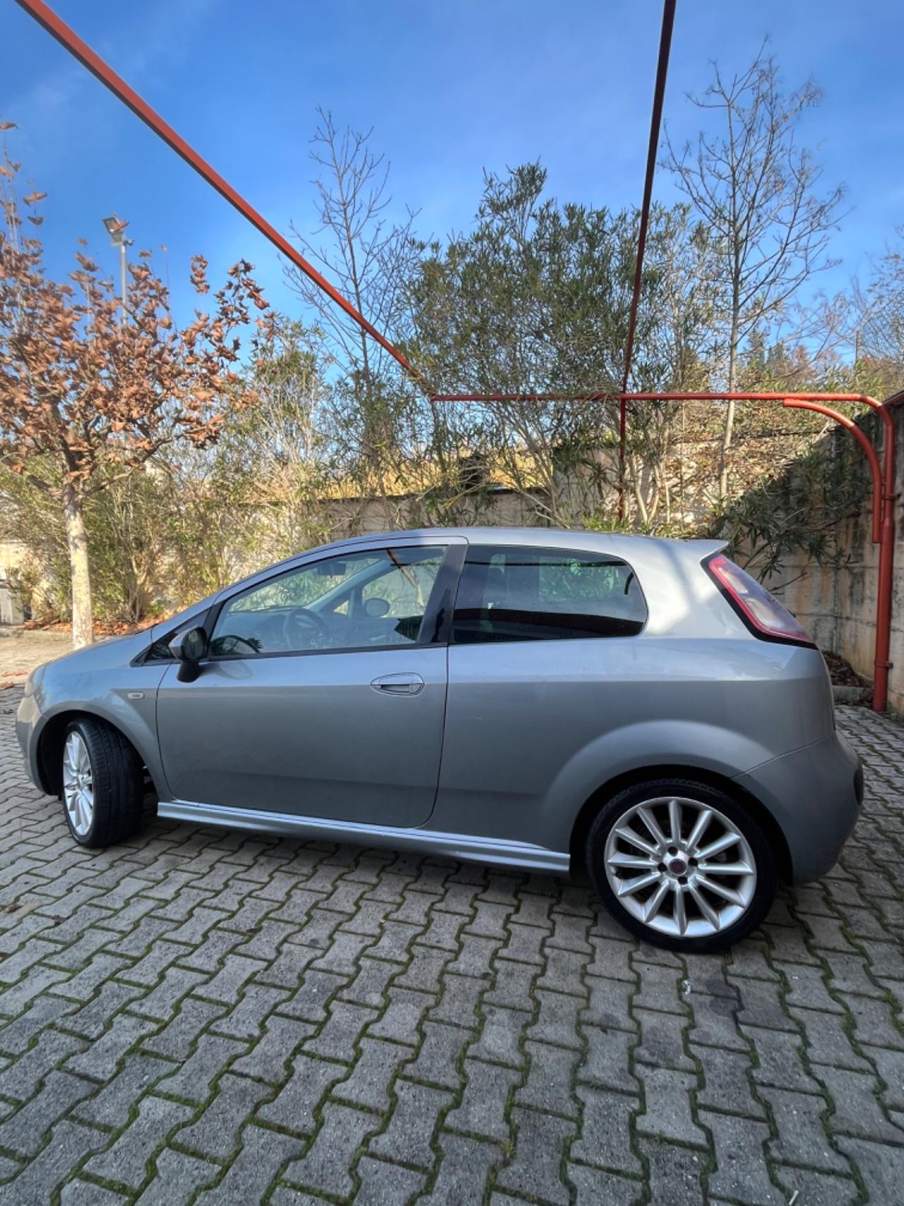 Fiat Punto Evo 1.4 3 porte SPORT 105cv NEOPATENTATI