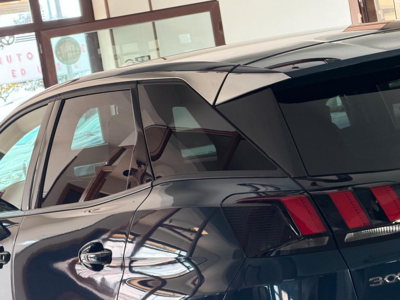 Peugeot 3008 1.5 BLUEHDI 130 cv. ALLURE (Nav)