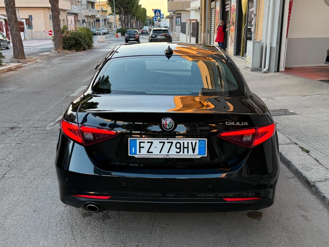 Alfa Romeo Giulia 2.2 TD 160CV NAVI LED - 2019