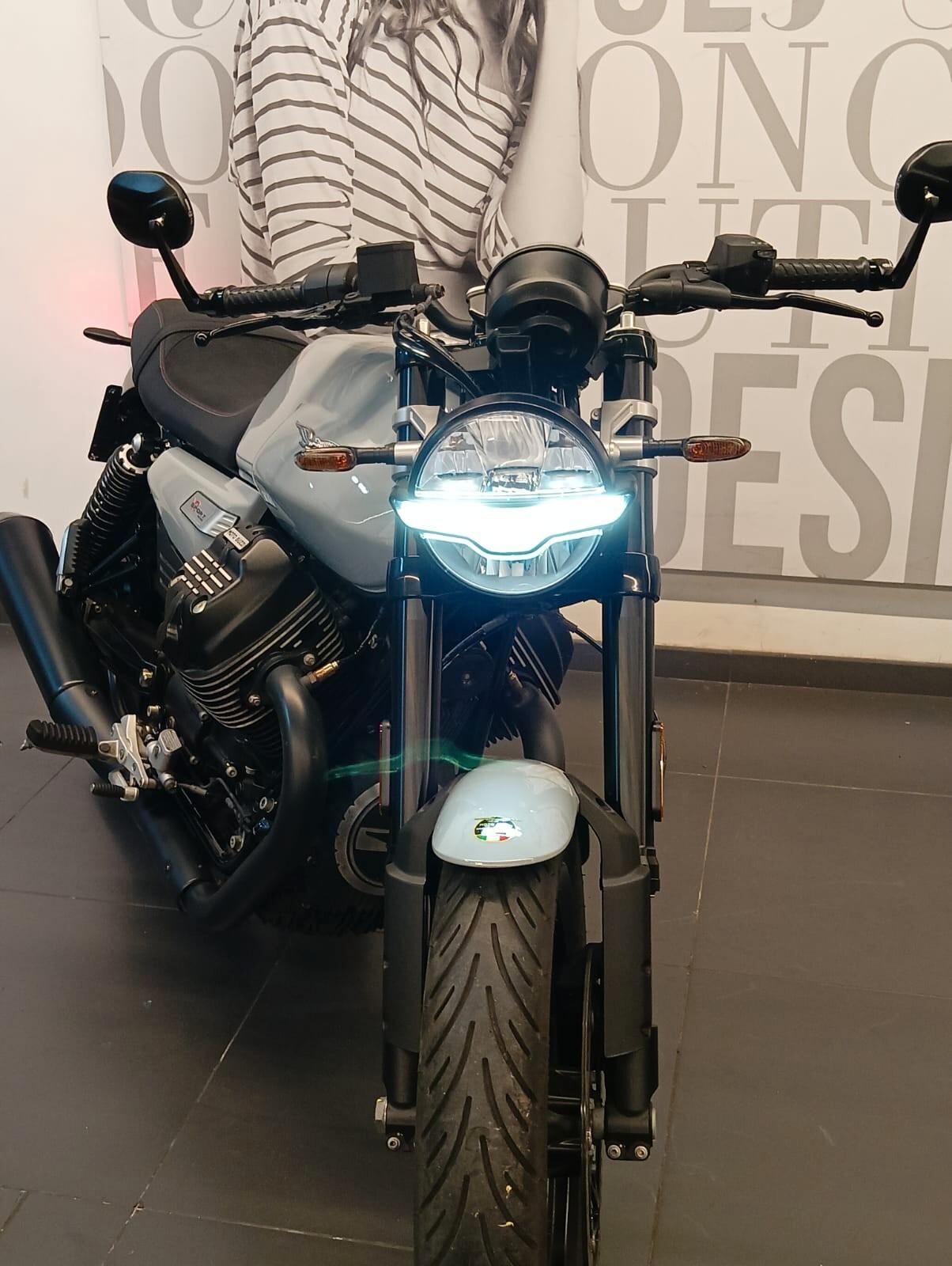 Moto Guzzi V7 V SPORT E5+