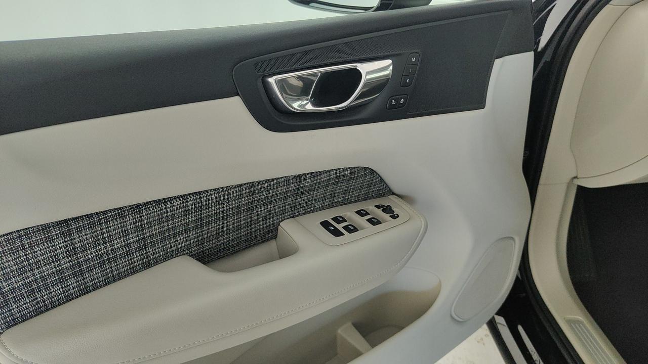 VOLVO XC60 2.0 d4 Business awd geartronic my18