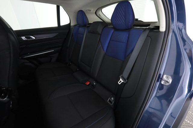 LYNK & CO 01 01 PHEV