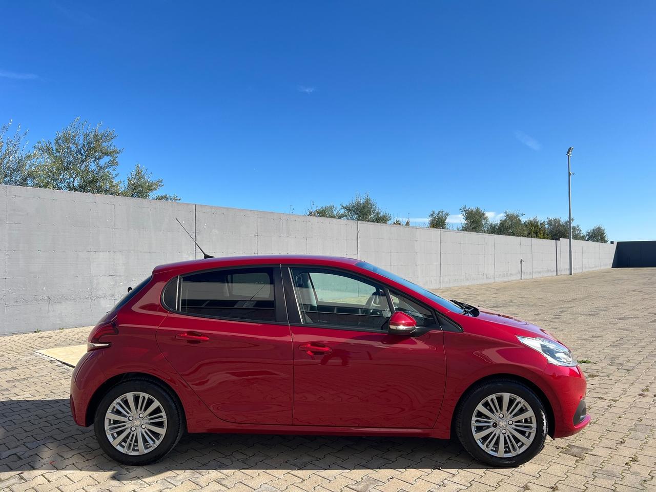 Peugeot 208 1.2 Benzina 82cv 5p. Allure - 2017