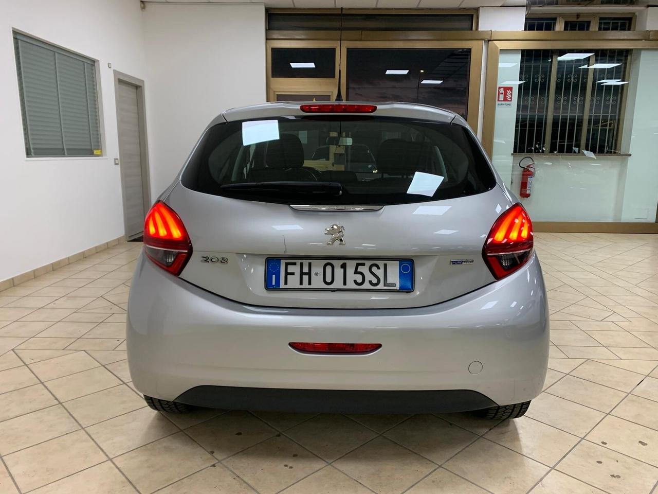 Peugeot 208 PureTech 82 5 porte Allure