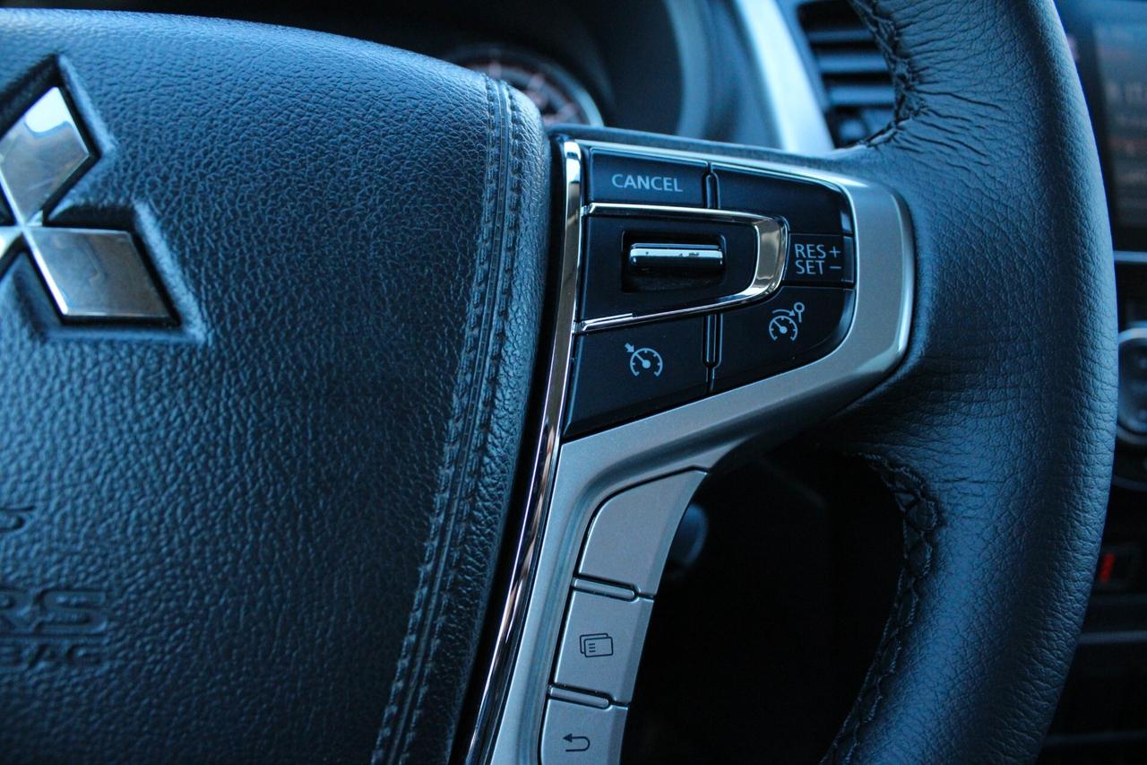 Mitsubishi L200 2.3 D Double Cab 4x4 Super Select Diamond