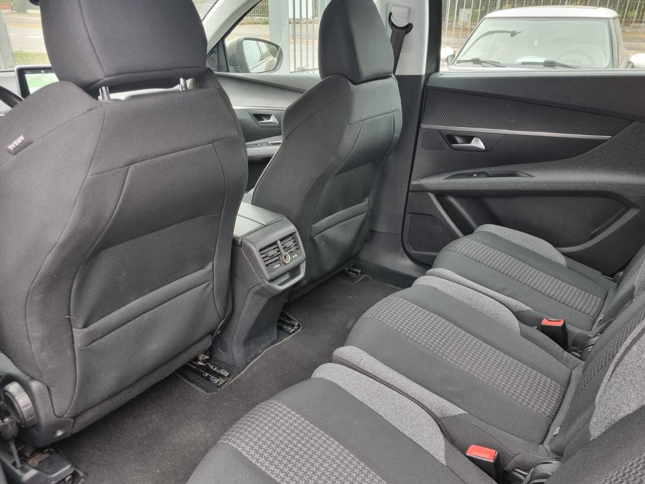 Peugeot 5008 BlueHDi 130 S&S EAT8 Business PROMO!