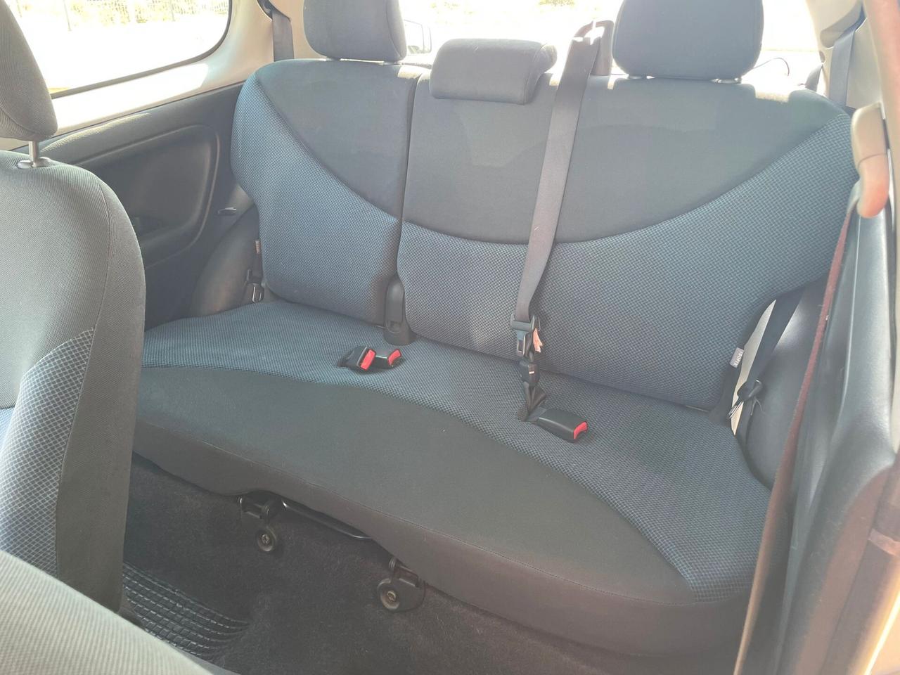 Toyota Yaris 1.0 3 porte Sol OK neopatentati