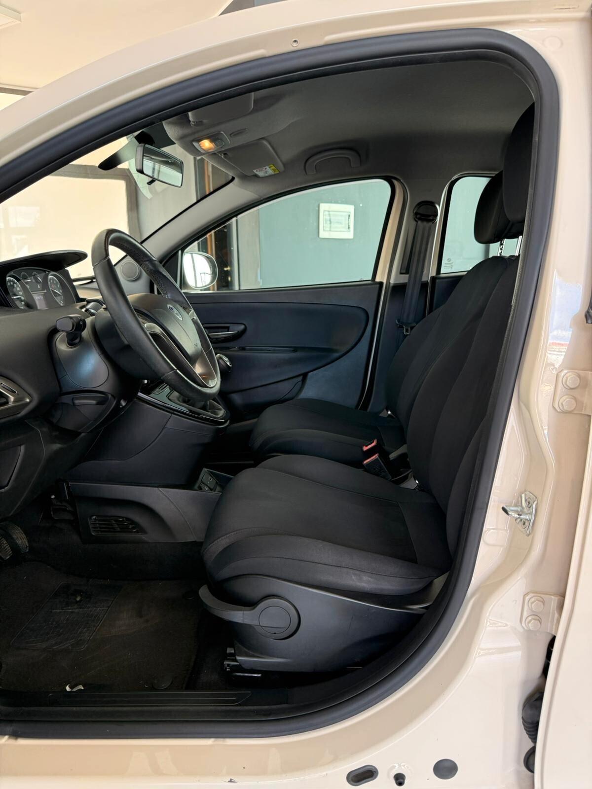 Lancia Ypsilon 1.2 69 CV 5 porte S&S Platinum NUOVA