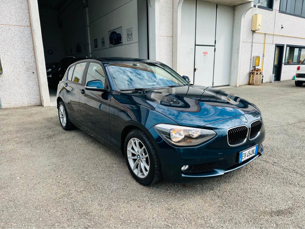 Bmw 118 118d 5p. Unique