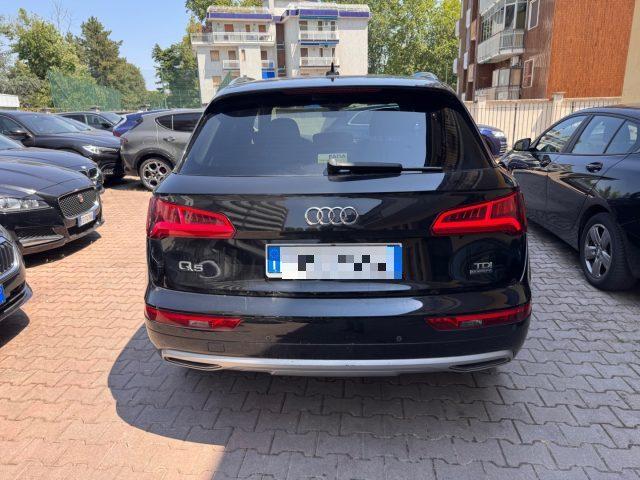 AUDI Q5 2.0 TDI quattro S tronic Business Sport