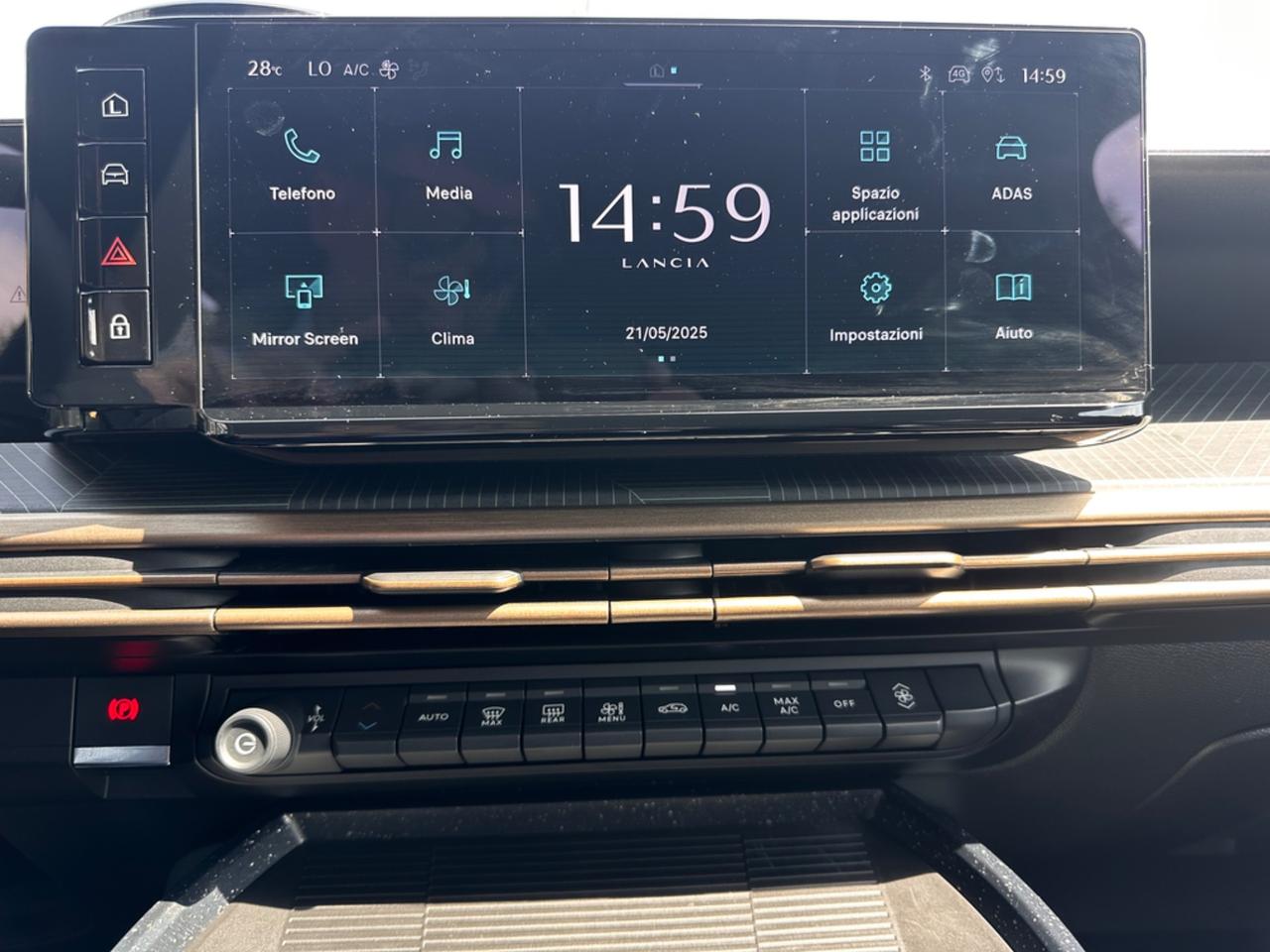 Lancia Ypsilon Hybrid e-DCT