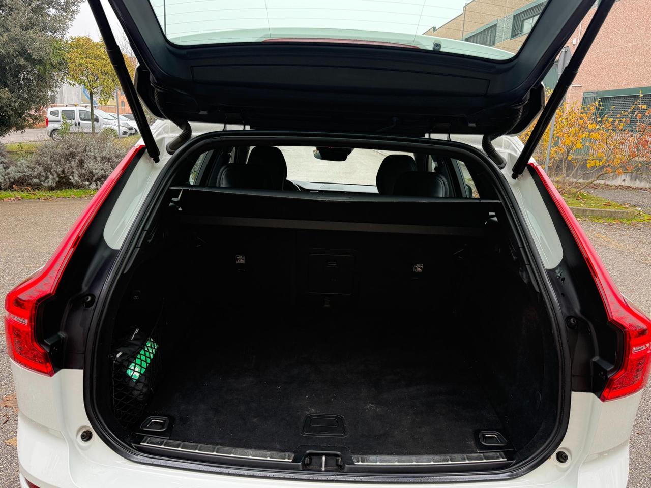 Volvo XC60 2.0 b4 R-design awd auto my20