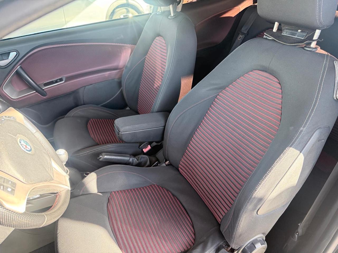 Alfa Romeo MiTo 1.6 JTDm-2 S&S Distinctive Sport Pack