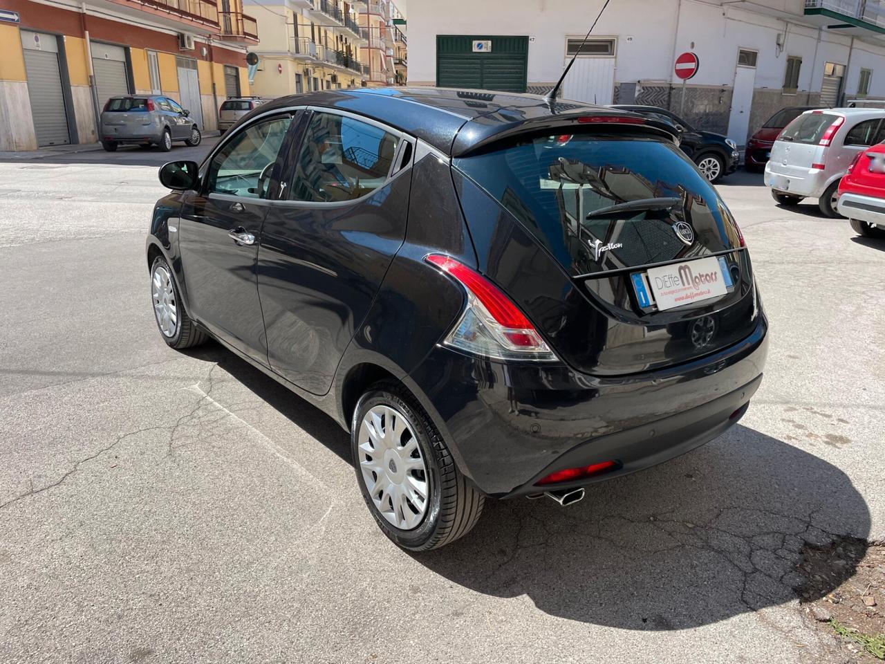 Lancia Ypsilon 1.3 MJT 16V 95CV 5P S&S SILVER