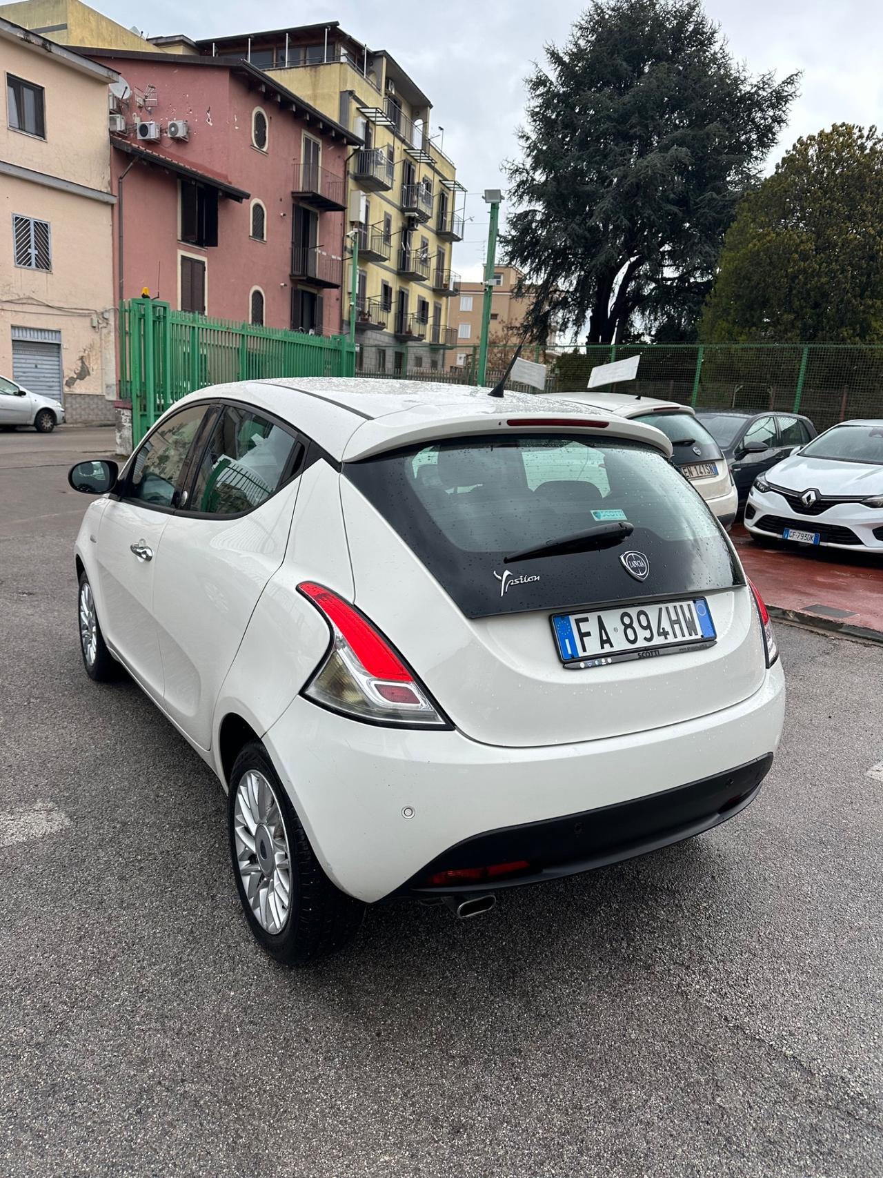Lancia Ypsilon 1.2 69 CV 5 porte GPL Ecochic Platinum