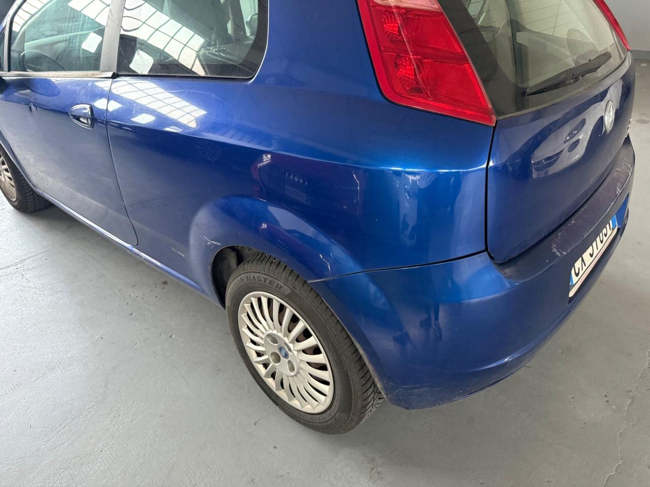FIAT GRANDE PUNTO 3 PORTE NEOPATENTATI