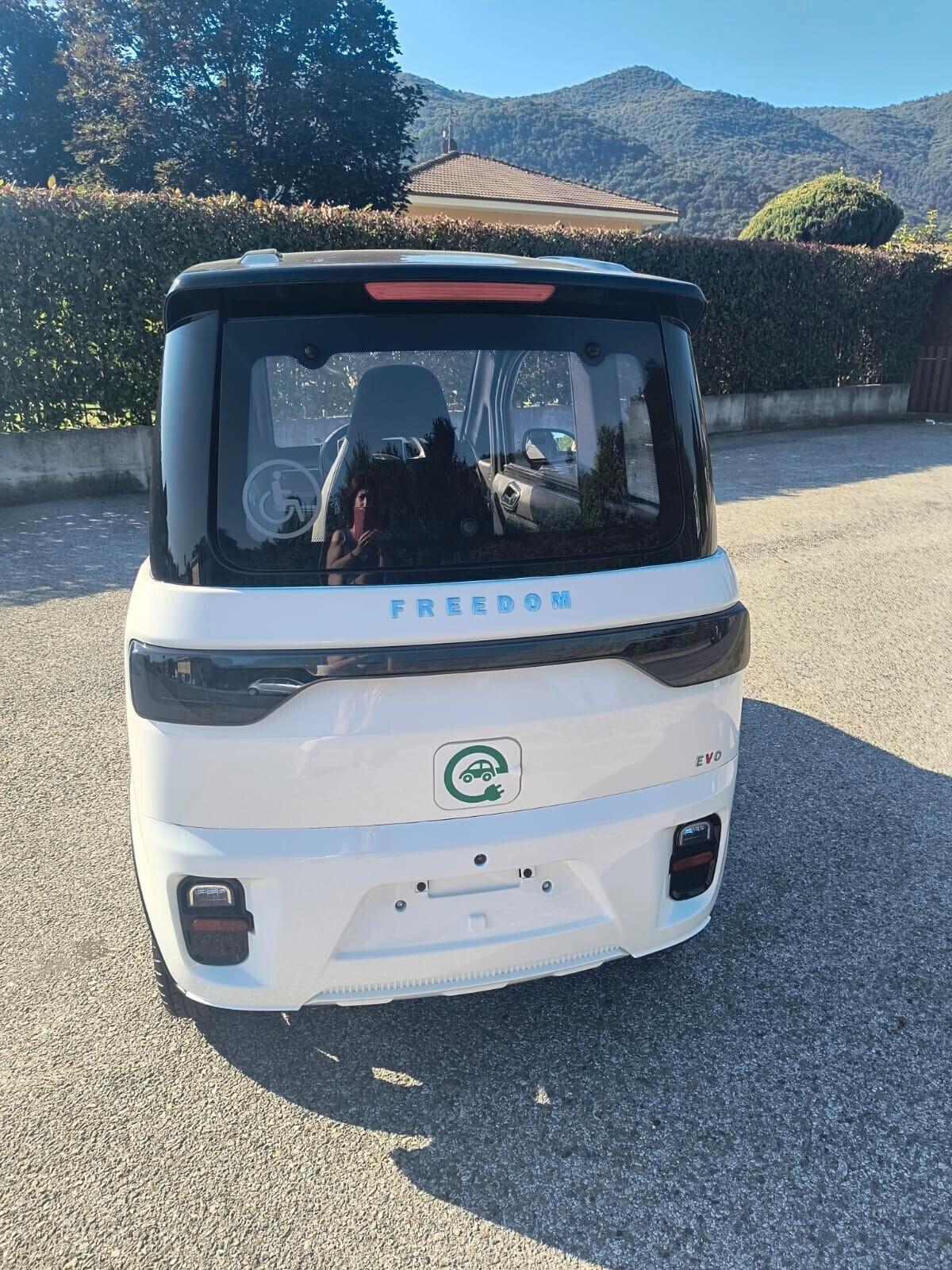 FREEDOM EVO anziani o disabili SENZA PATENTE MINICAR
