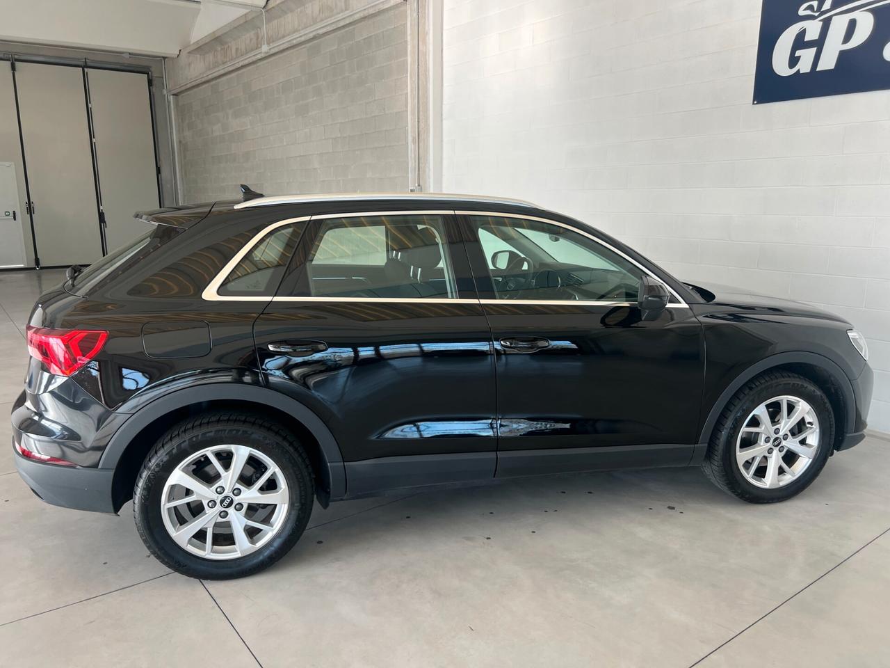 Audi Q3 35 TDI S tronic Business Advanced solo 73.543km tagliandati audi