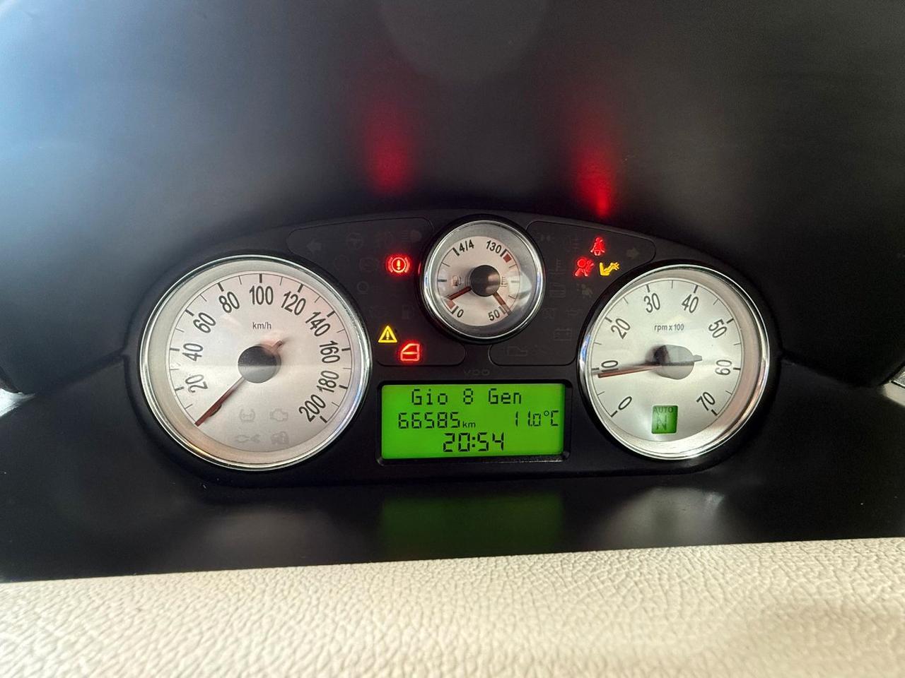 Lancia Ypsilon 1.3 MJT 75 CV Versus