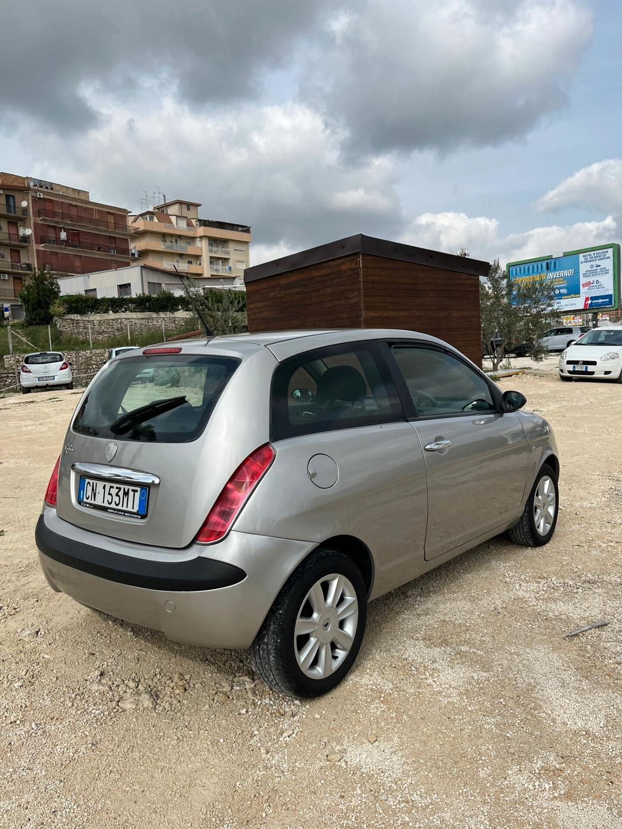 Lancia Ypsilon 1.2 Argento