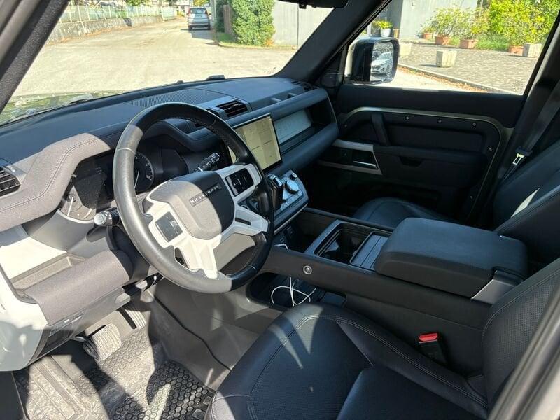 Land Rover Defender 3.0 D6 250 110 AWD auto.