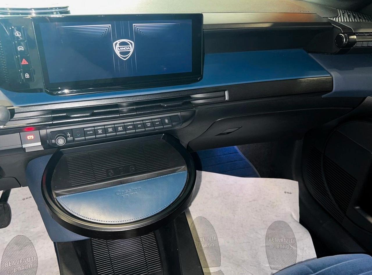 Lancia Ypsilon Hybrid e-DCT Edizione Cassina