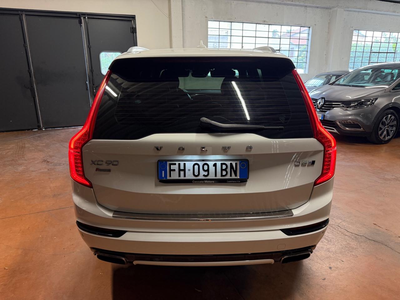 Volvo XC 90 XC90 D5 AWD Geartronic 7 posti R-design