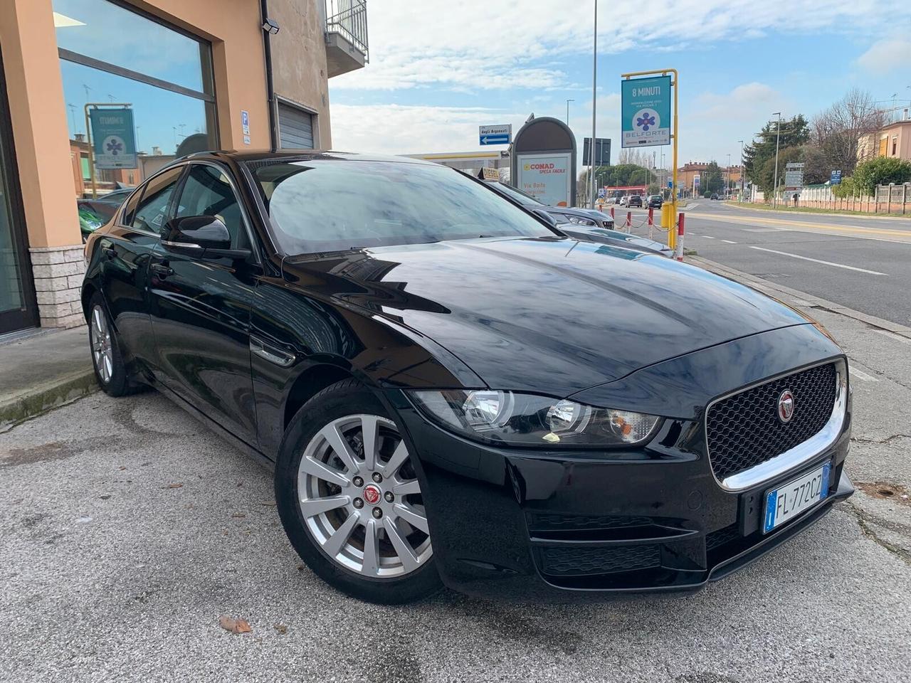 Jaguar XE 2.0 D 180 CV autom. Ok catena