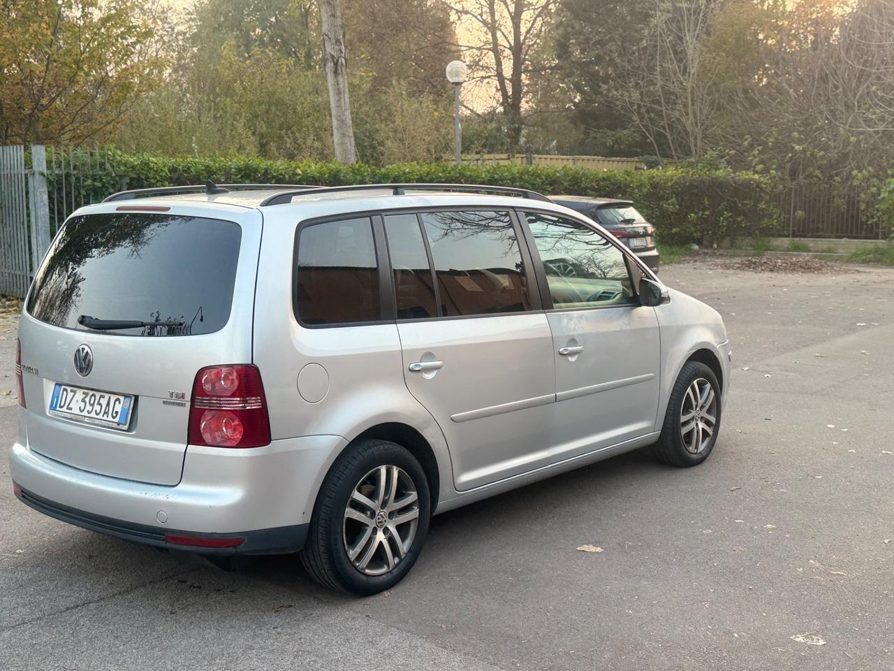 Volkswagen Touran 1.4 16V TSI 150CV DSG Trendline Ecofuel