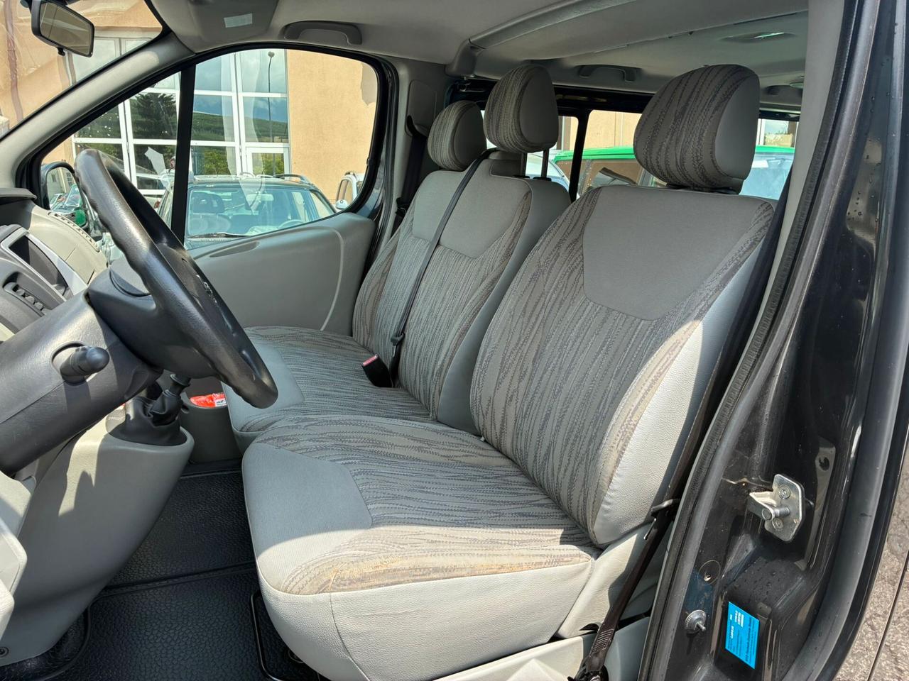 Nissan Primastar 2.0 DCI 115CV 9 POSTI