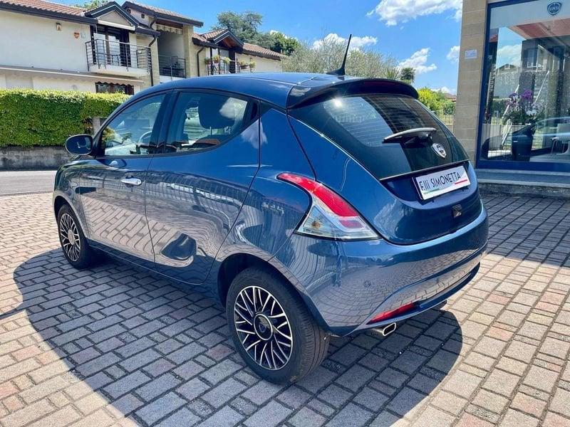 Lancia Ypsilon 1.0 FireFly 70CV S&S Hybrid Platino - AZIENDALE