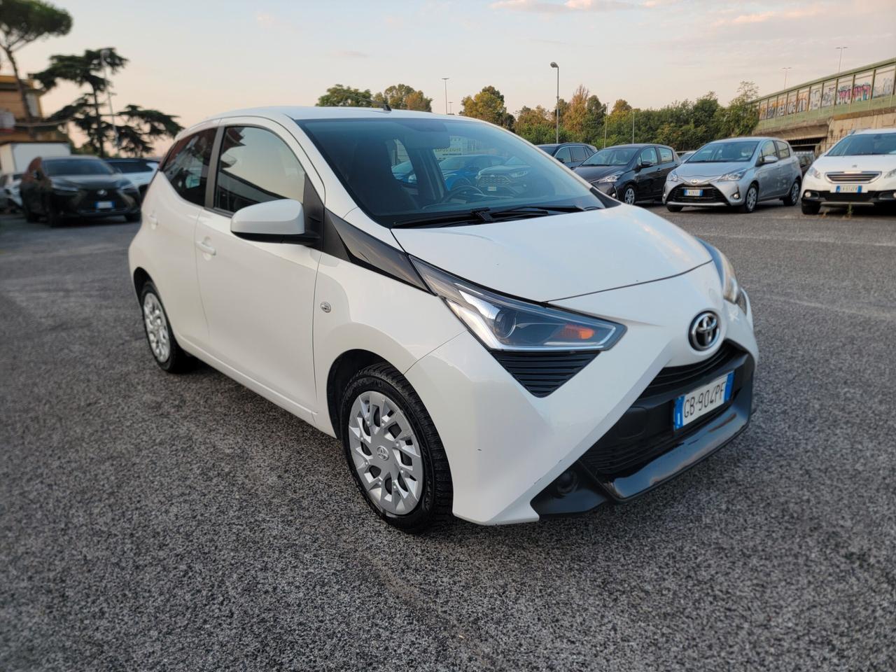 Toyota Aygo Connect x-play MMT 51 mila km! Garanzia