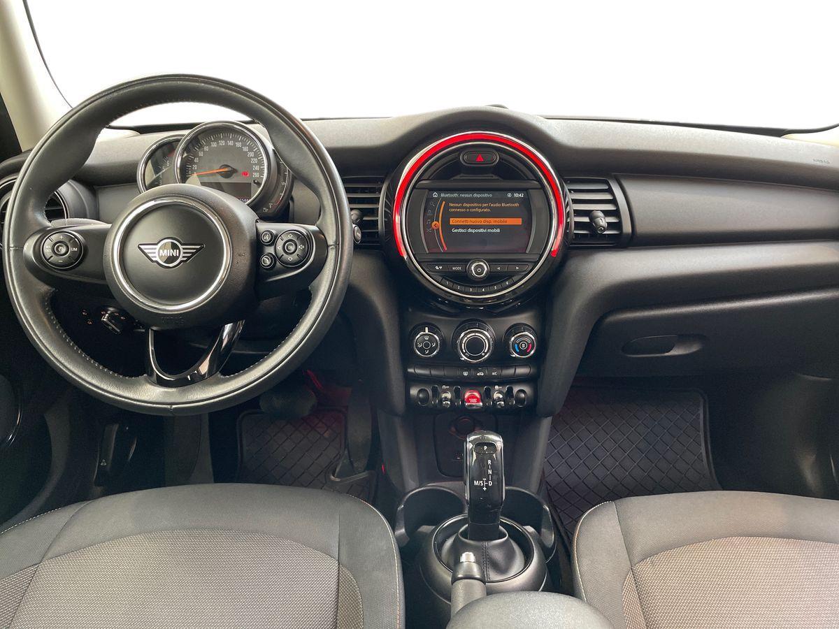 MINI Mini IV F55 2018 5p - Mini 5p 1.5 One Baker Street 102cv aut