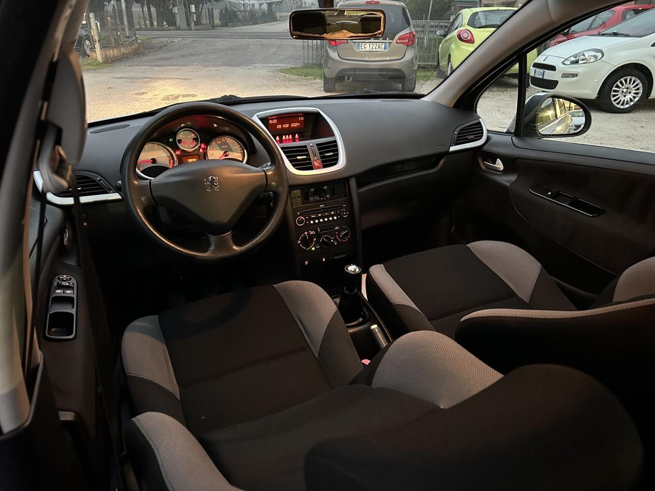 PEUGEOT 207 1.4 75CV OK NEOPATENTATI