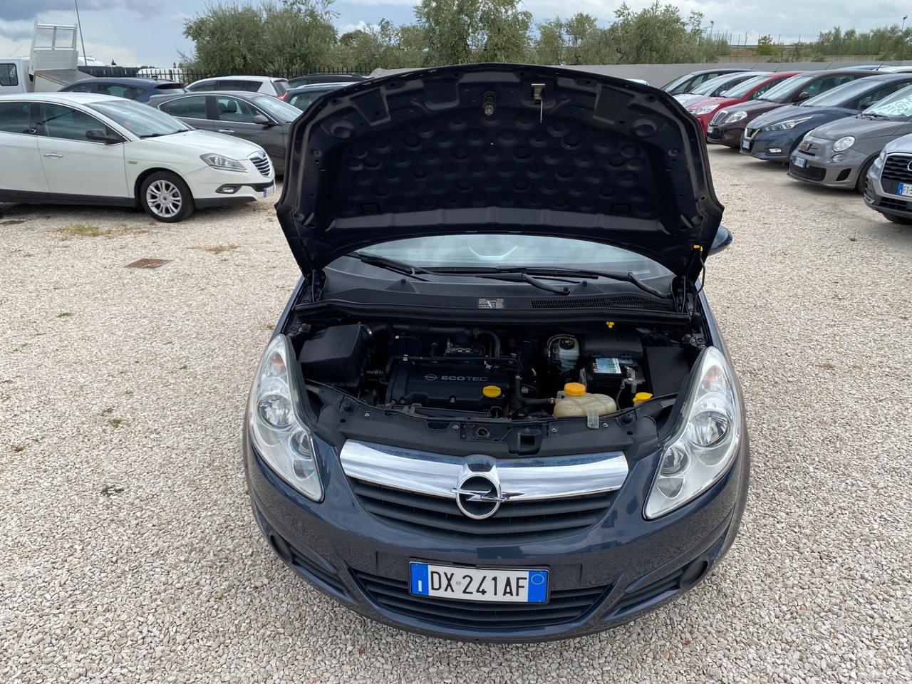 Opel Corsa 1.2 5 porte Cosmo