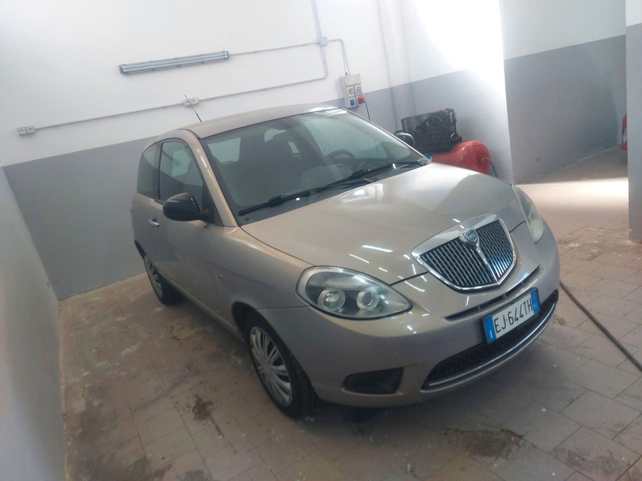 Lancia Ypsilon 2011 1.2 diva ottime condizioni