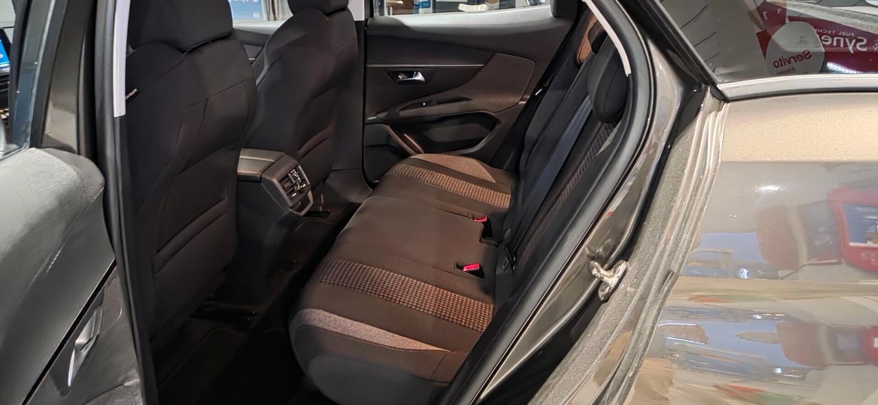 Peugeot 3008 BlueHDi 130 cv Active IVA ESPOSTA