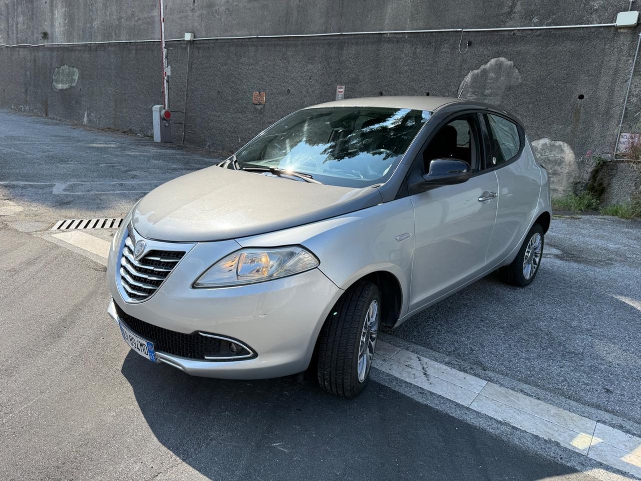 Lancia Ypsilon 1.2 69 CV 5 porte GPL Ecochic Platinum