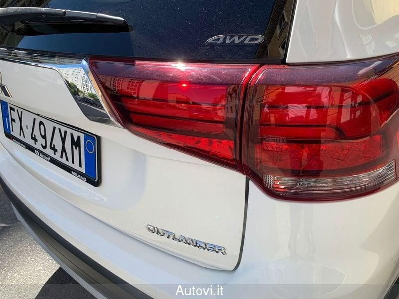 Mitsubishi Outlander 2.2 DI-D 4WD Instyle Plus SDA 7p.